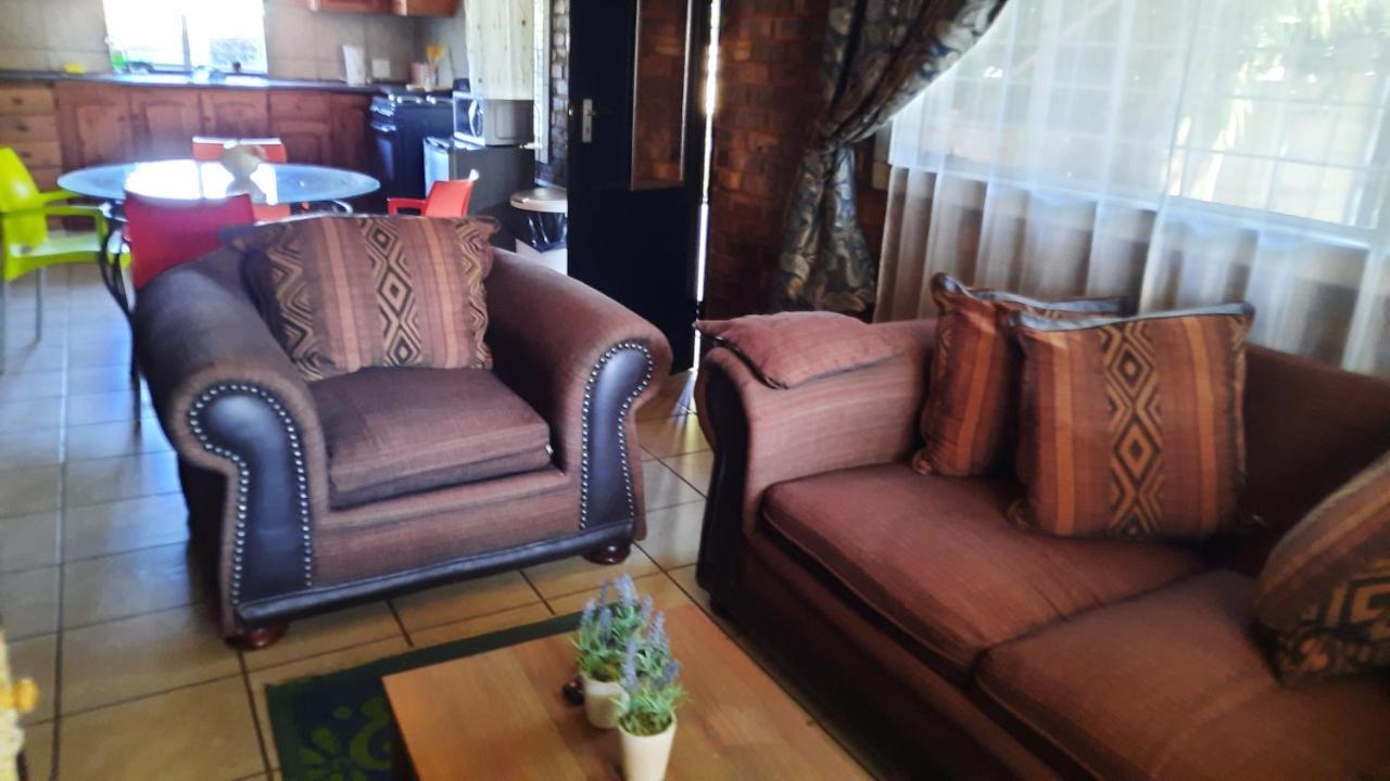 Legaeng Cottage - Serenity Претория Екстериор снимка