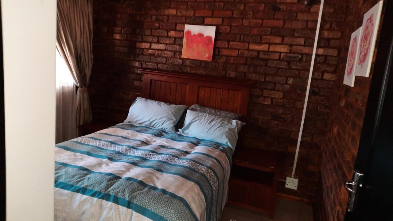 Legaeng Cottage - Serenity Претория Екстериор снимка